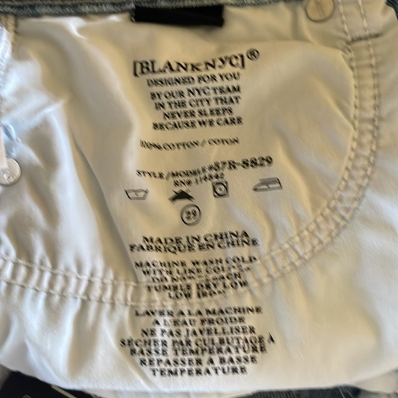 BLANKNYC The Essex Classic Distressed Denim Short sz 29 - Picture 4 of 9